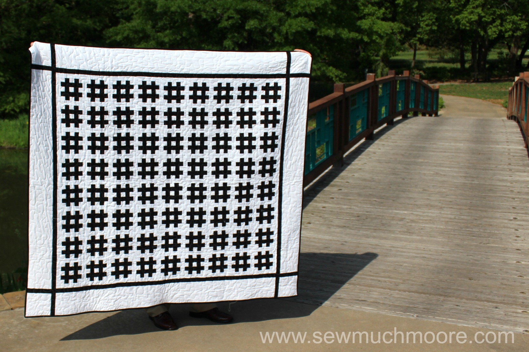 Hashtag Graduation Quilt - Make this fun and modern quilt! Watch the video and use the tutorial and make your own! #DIY #Quilt #ModernQuilting #HashtagQuiltBlock #HastagQuilt #StripologyRuler #ContemporaryQuilt #QuiltPhotography