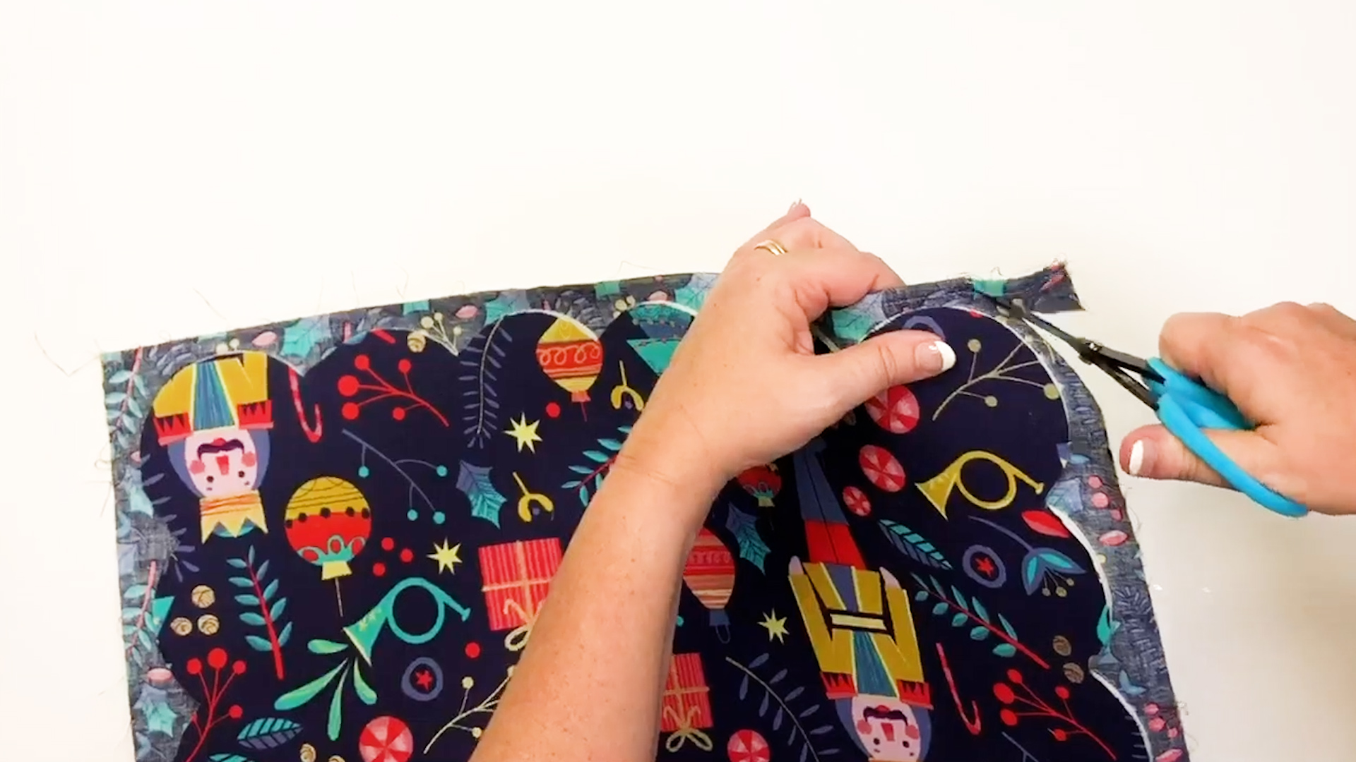 Scalloped Placemats Tutorial Sew Much Moore